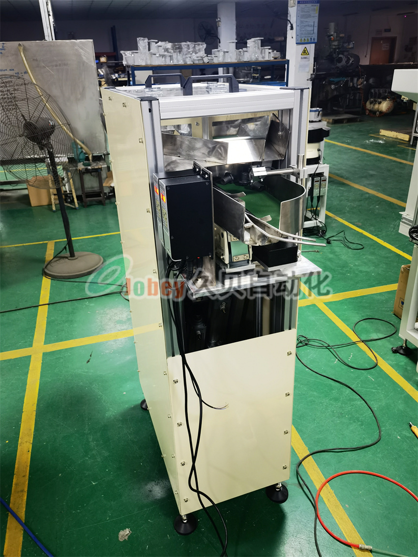 特斯拉輪轂螺絲自動(dòng)供料器應(yīng)用案例